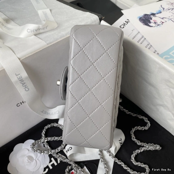 First Bag Ru FLAP BAG CHANEL 17CM 0715